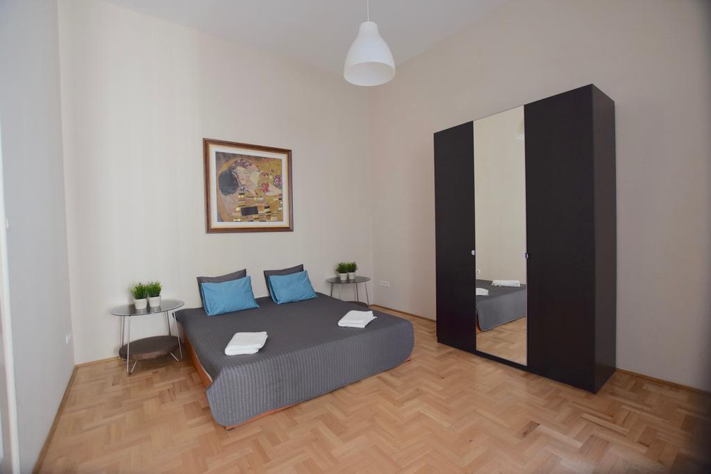 Standard Apartment By Hi5 - Muzeum 5 부다페스트 외부 사진
